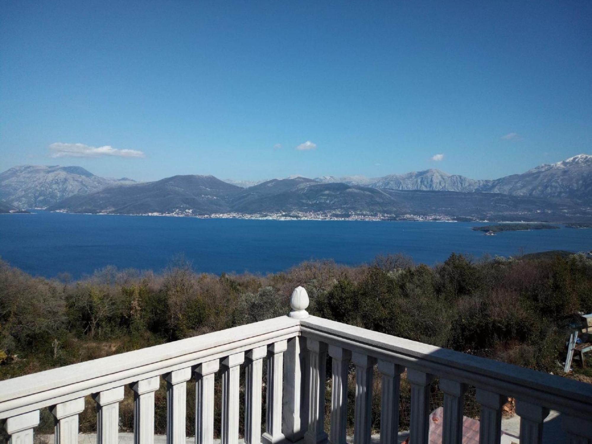 Apartments Vidikovac Tivat Bagian luar foto